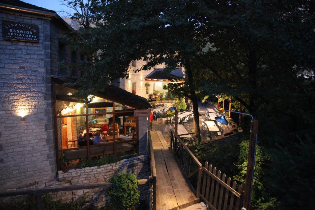 Pantheon Hotel Papigko Exterior photo